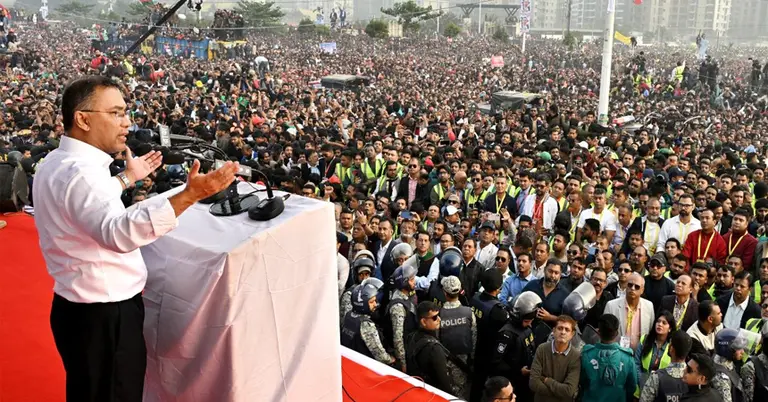 সংবর্ধনা মঞ্চে তারেক রহমান, সামনে নেতাকর্মীরা